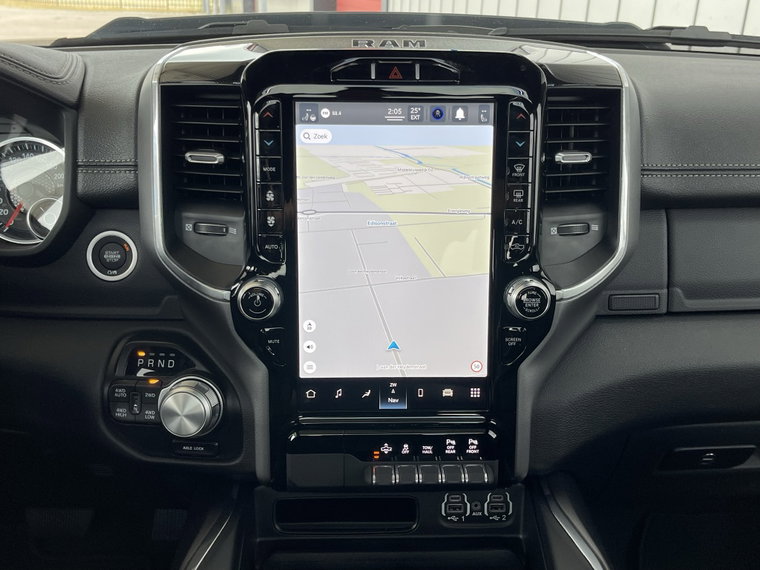 Vehicle Image 37