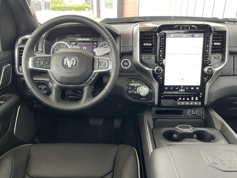 Vehicle Image 38