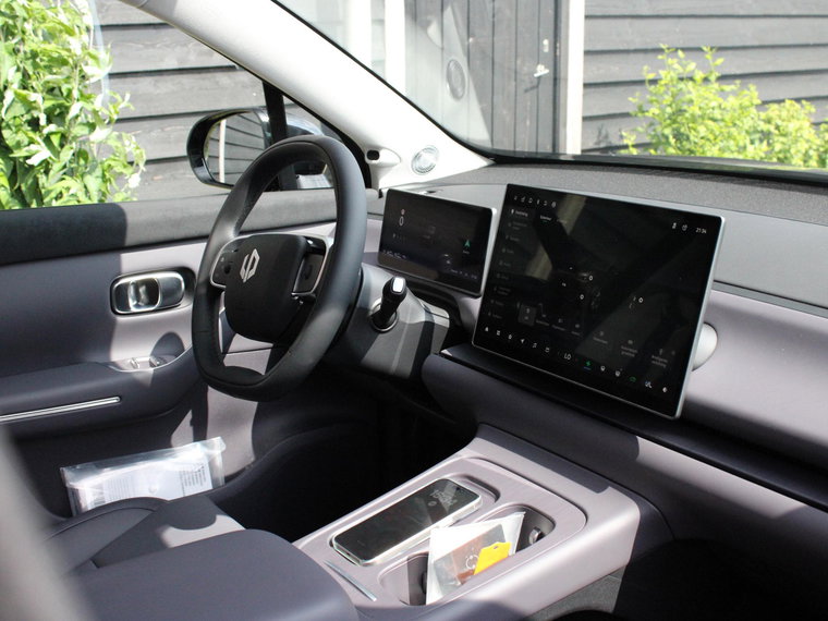 Vehicle Image 19