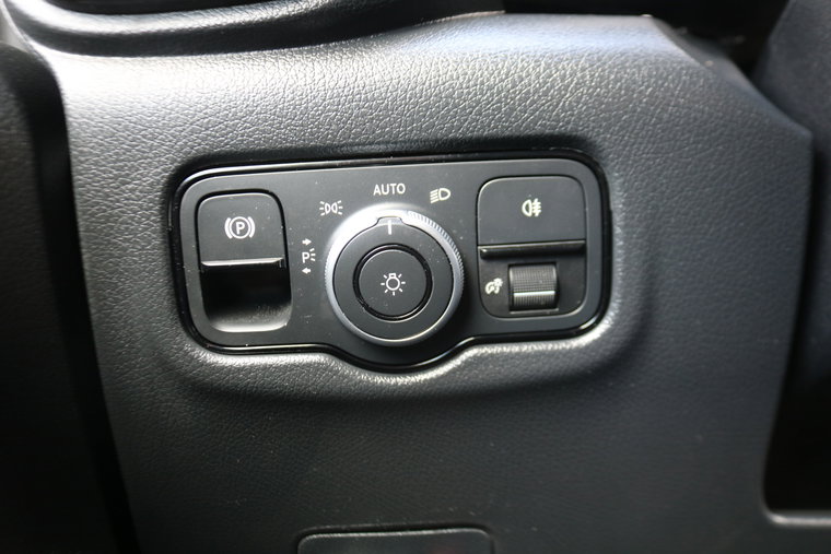 Vehicle Image 29