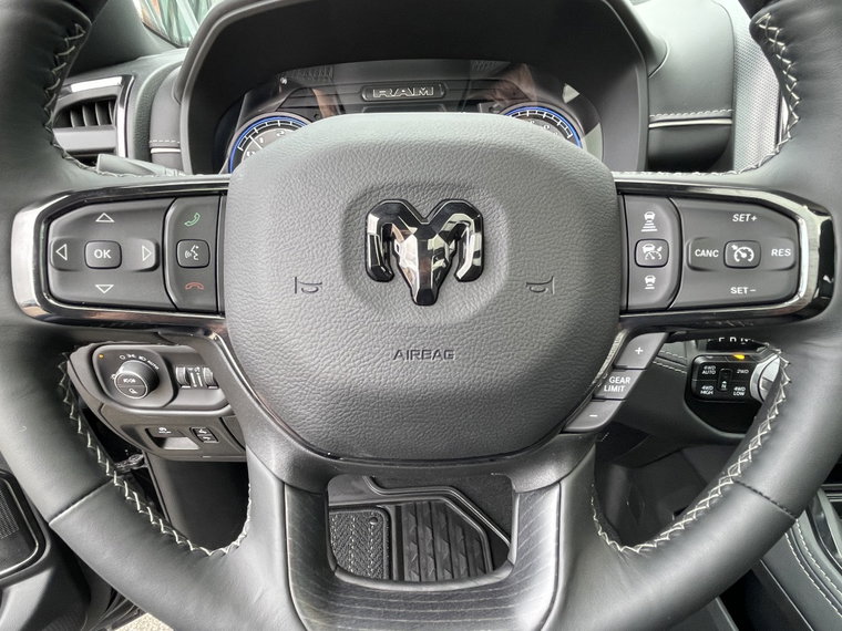 Vehicle Image 28
