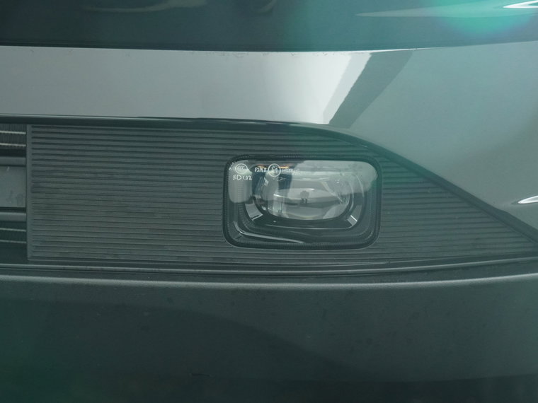 Vehicle Image 13