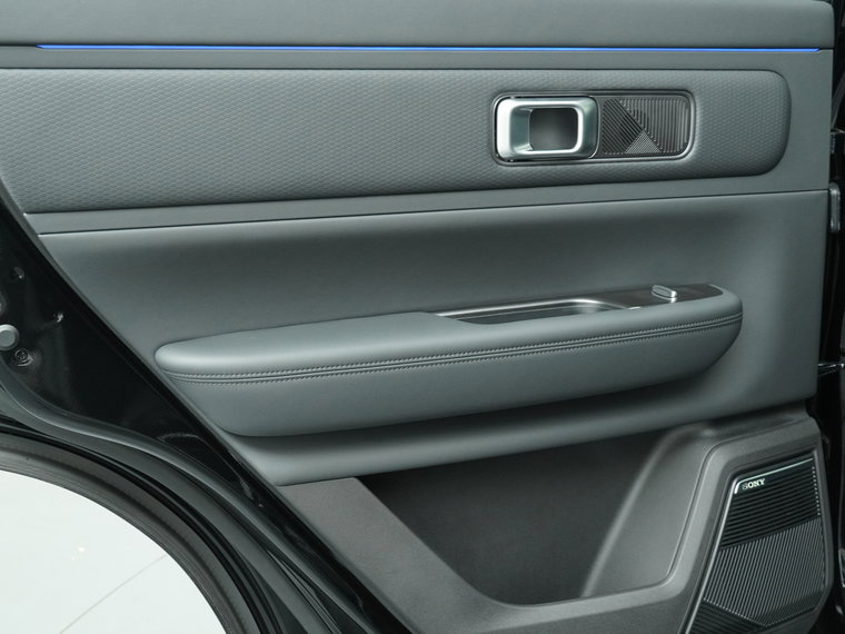 Vehicle Image 35