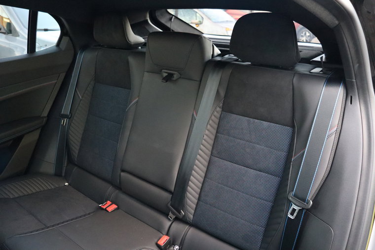 Vehicle Image 25