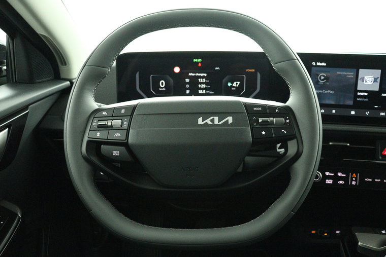 Vehicle Image 29