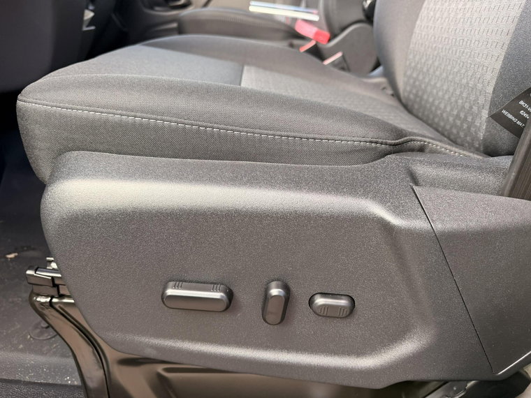 Vehicle Image 24