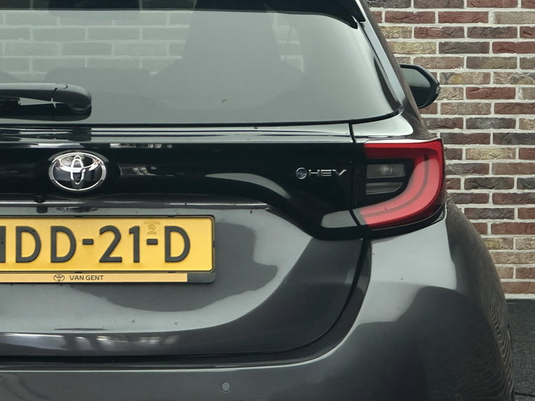Vehicle Image 21