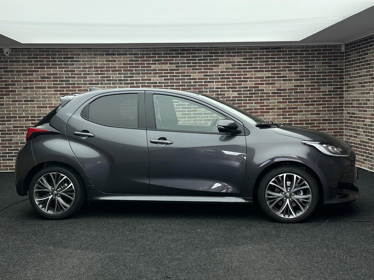 Vehicle Image 4
