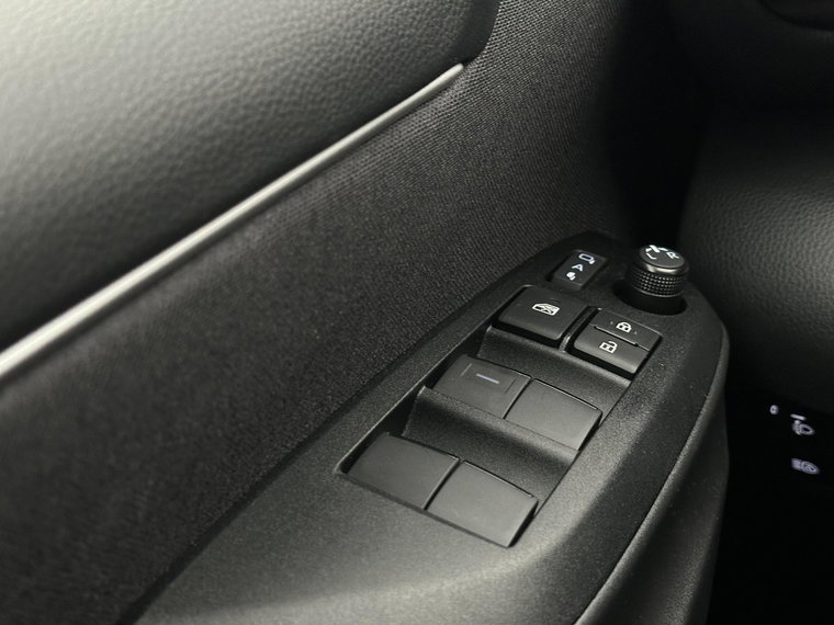 Vehicle Image 28