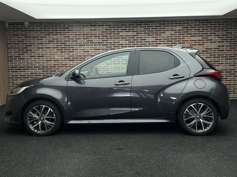 Vehicle Image 6