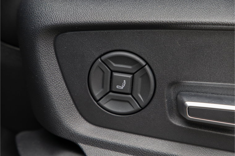Vehicle Image 26
