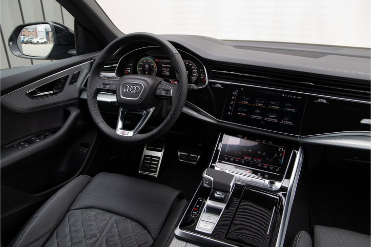 Vehicle Image 10