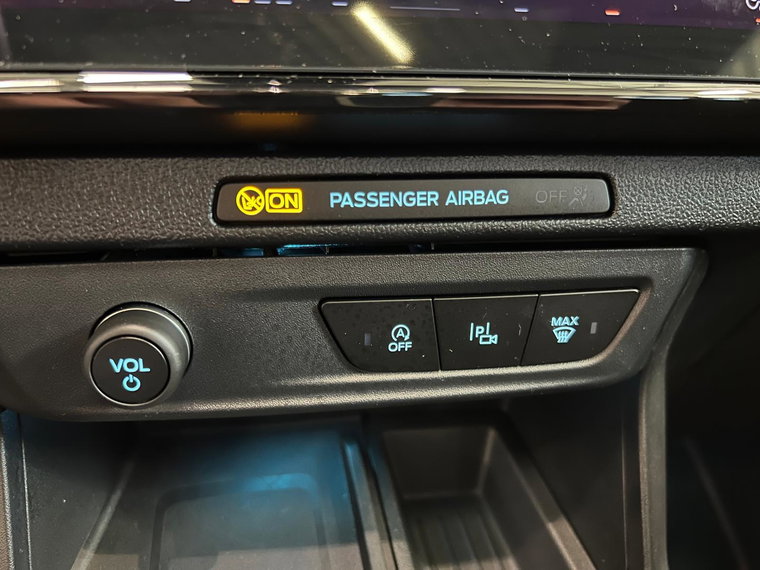 Vehicle Image 26