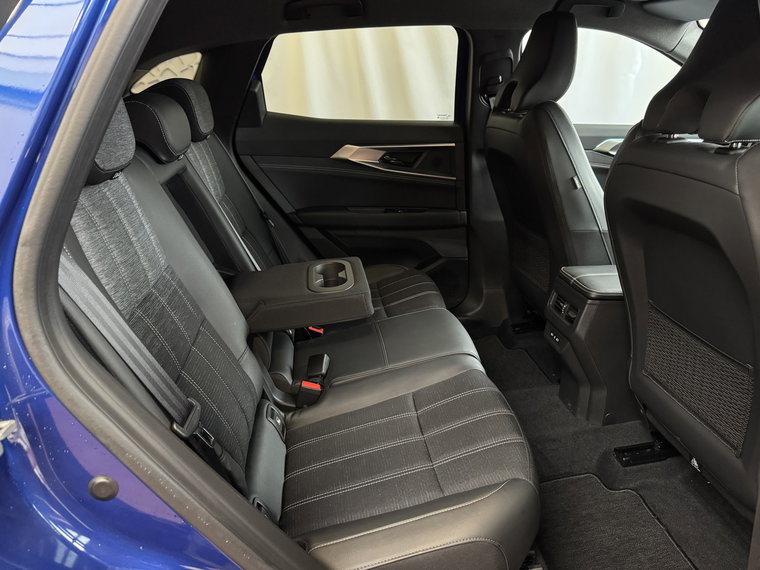 Vehicle Image 50