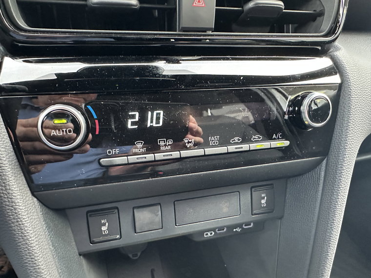 Vehicle Image 38