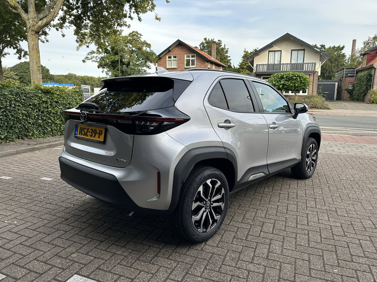 Vehicle Image 9