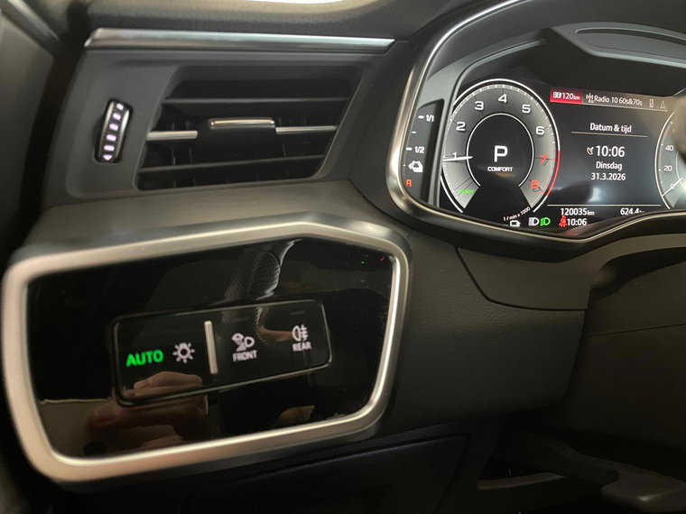 Vehicle Image 30