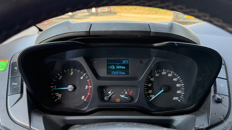 Vehicle Image 25