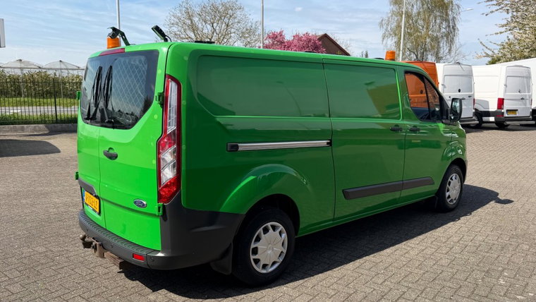 Vehicle Image 9