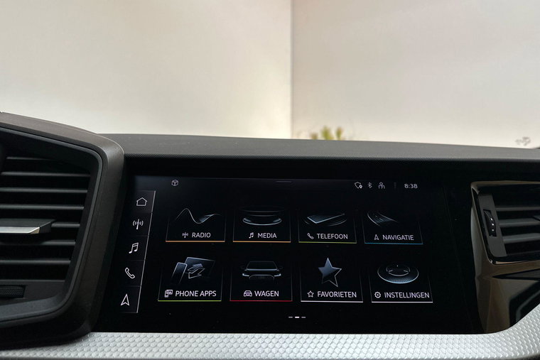 Vehicle Image 22