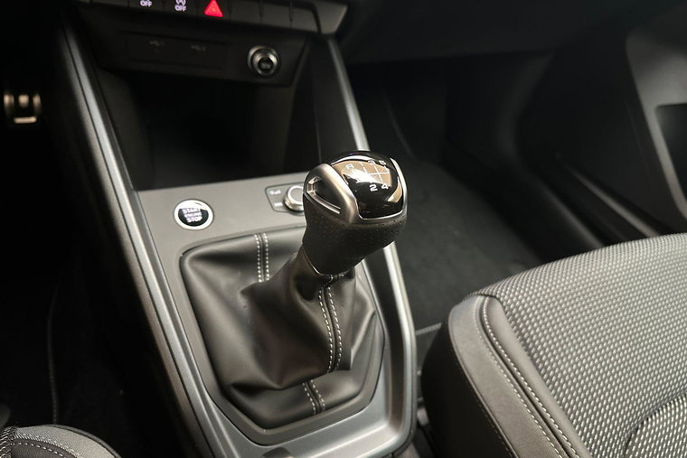 Vehicle Image 31