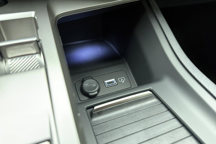 Vehicle Image 30