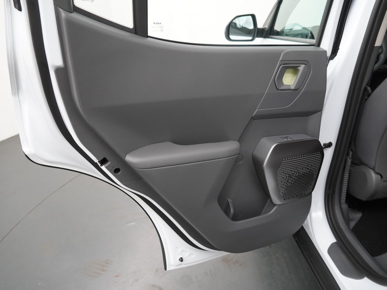 Vehicle Image 33