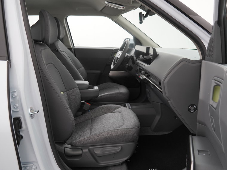 Vehicle Image 38
