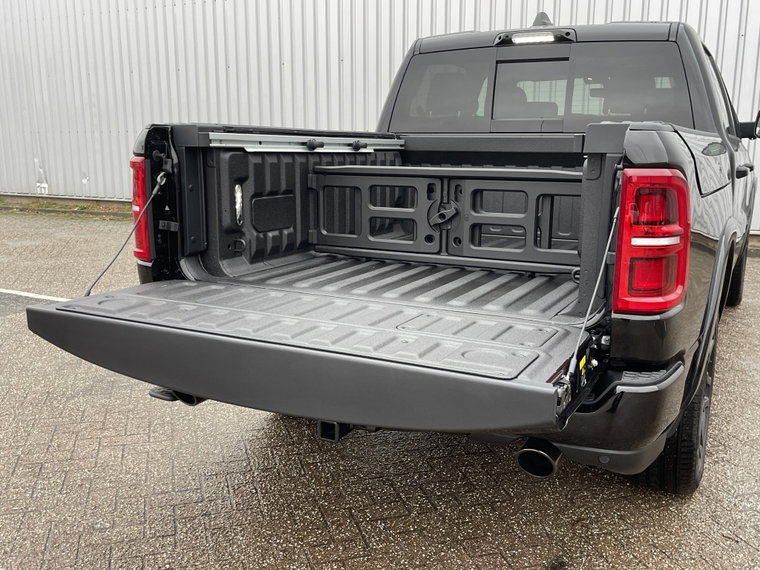 Vehicle Image 23