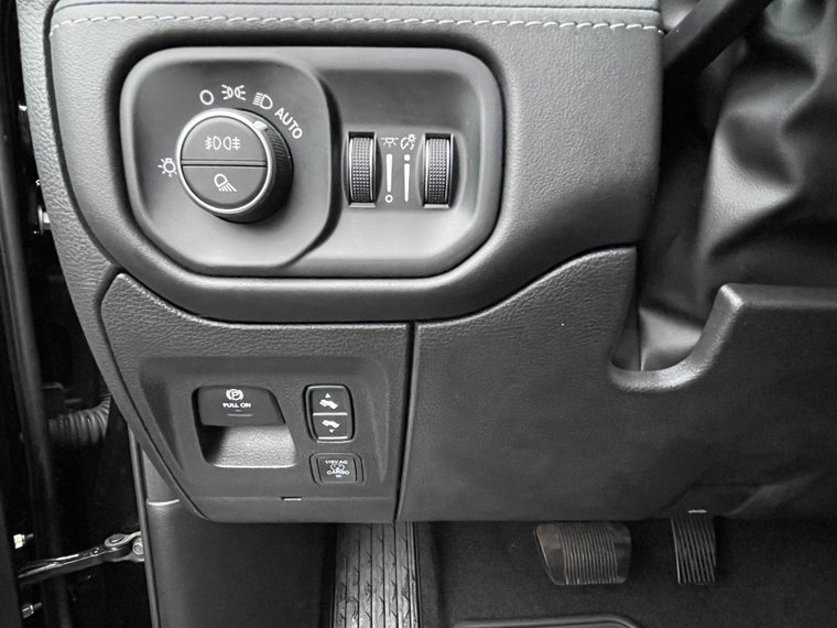 Vehicle Image 38