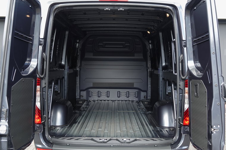 Vehicle Image 21