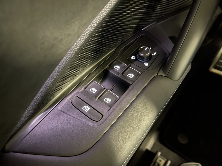 Vehicle Image 37
