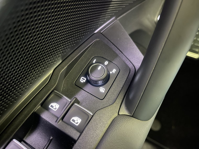 Vehicle Image 38