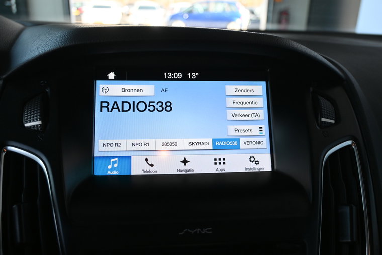 Vehicle Image 19