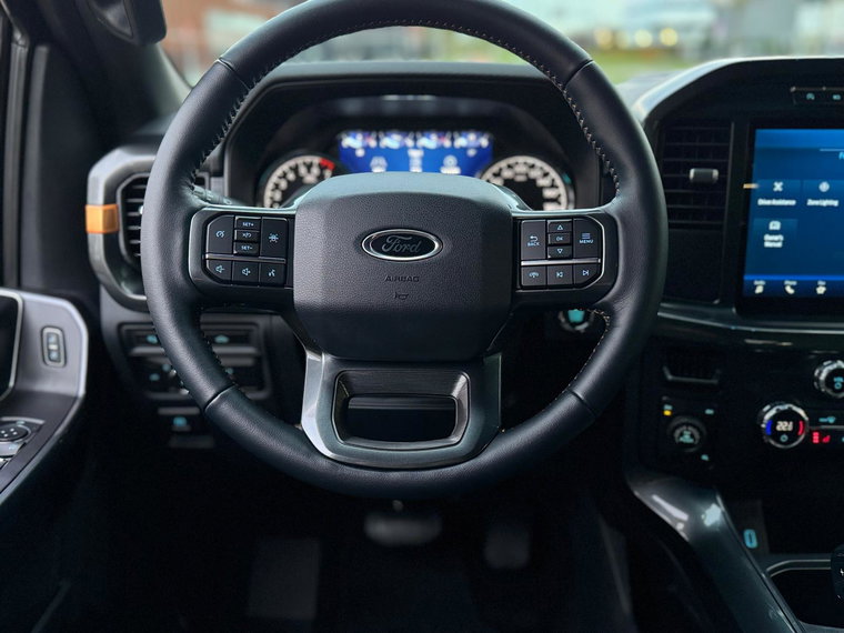 Vehicle Image 32