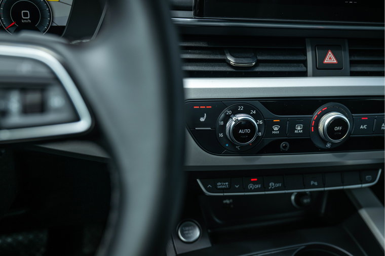 Vehicle Image 23
