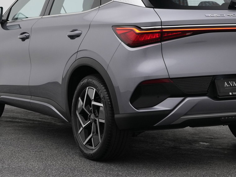 Vehicle Image 18