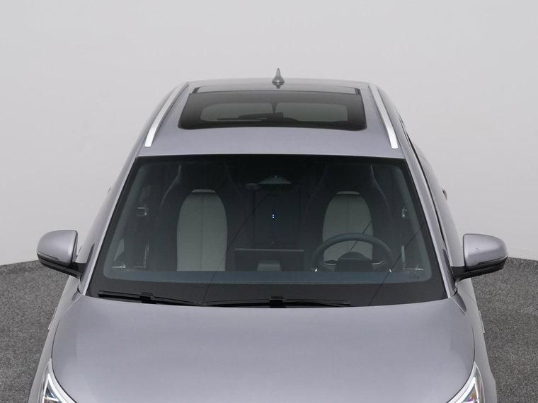 Vehicle Image 32
