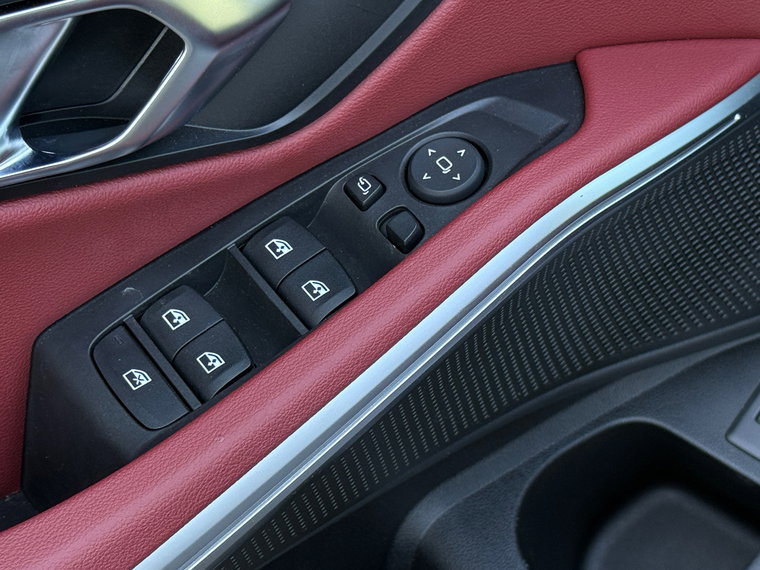 Vehicle Image 34