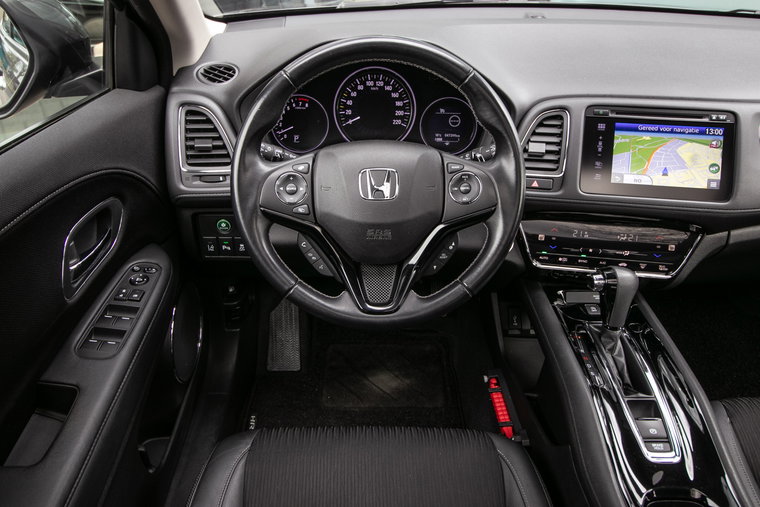 Vehicle Image 16