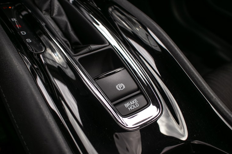 Vehicle Image 25