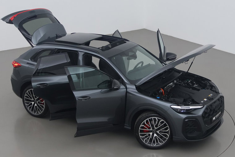 Vehicle Image 6