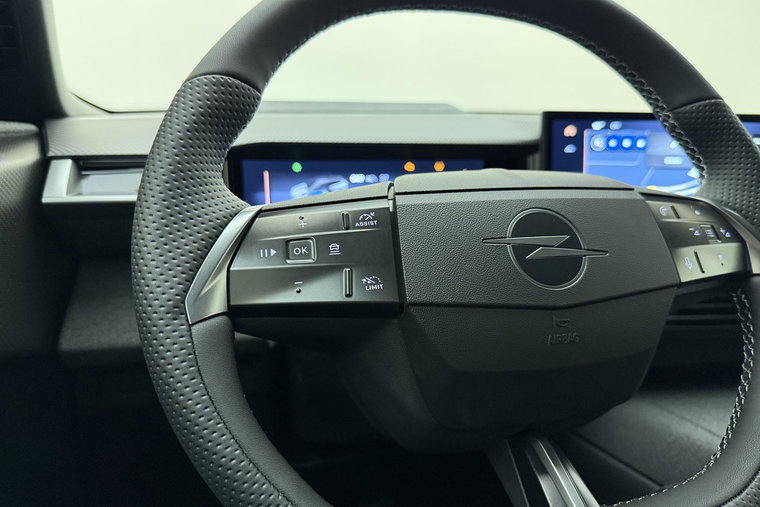 Vehicle Image 28
