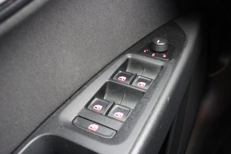 Vehicle Image 26