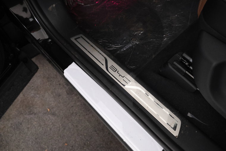 Vehicle Image 19