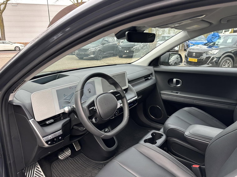 Vehicle Image 21