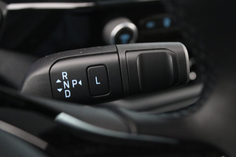 Vehicle Image 25
