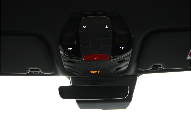 Vehicle Image 32