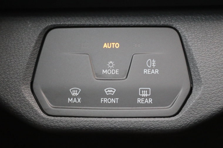 Vehicle Image 26