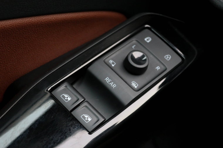 Vehicle Image 27
